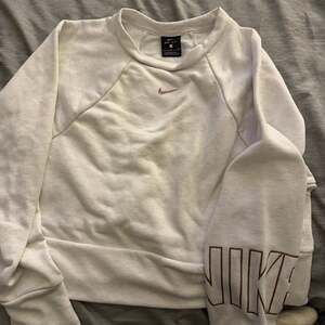 Nike Cream Dri-Fit Cropped Crewneck Sweatshirt